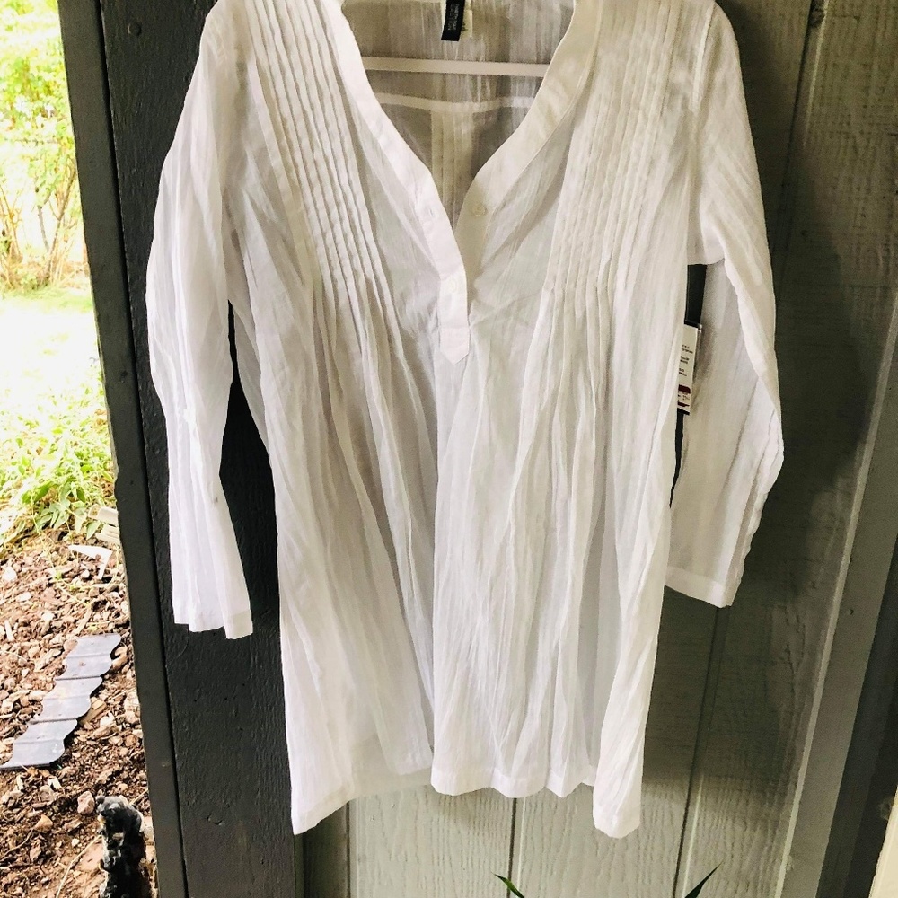 Kenneth Cole Size s. white Blouse